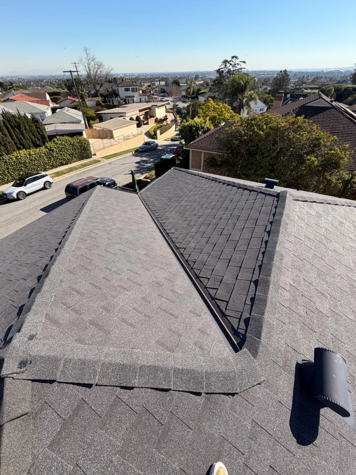Completed shingle roof in Los Angeles